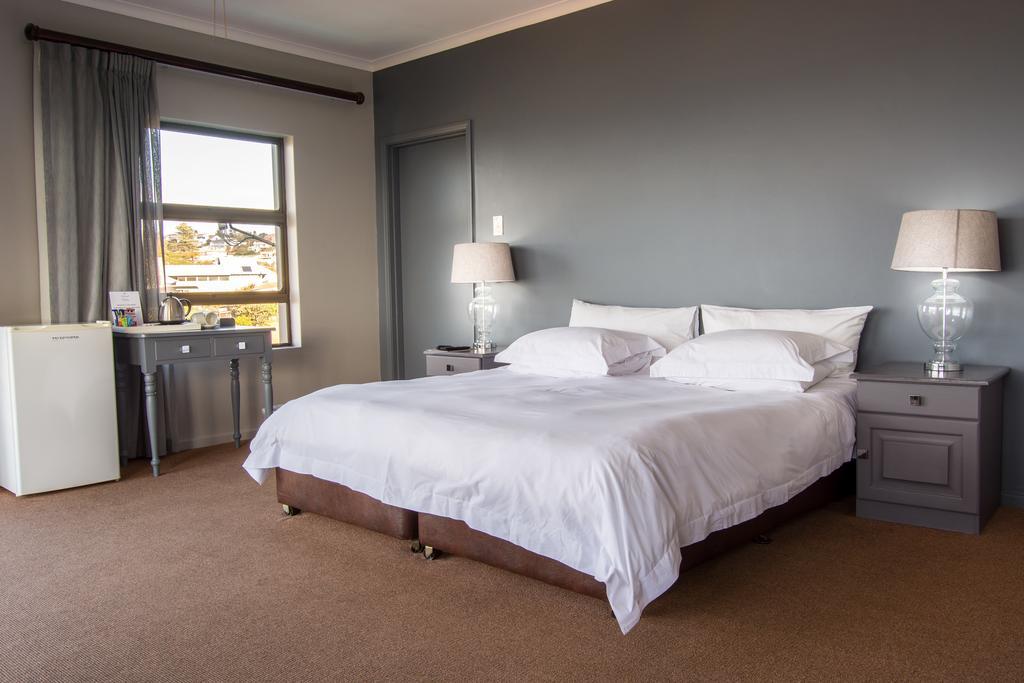 Edward Charles Manor Hotel Mossel Bay Exterior photo